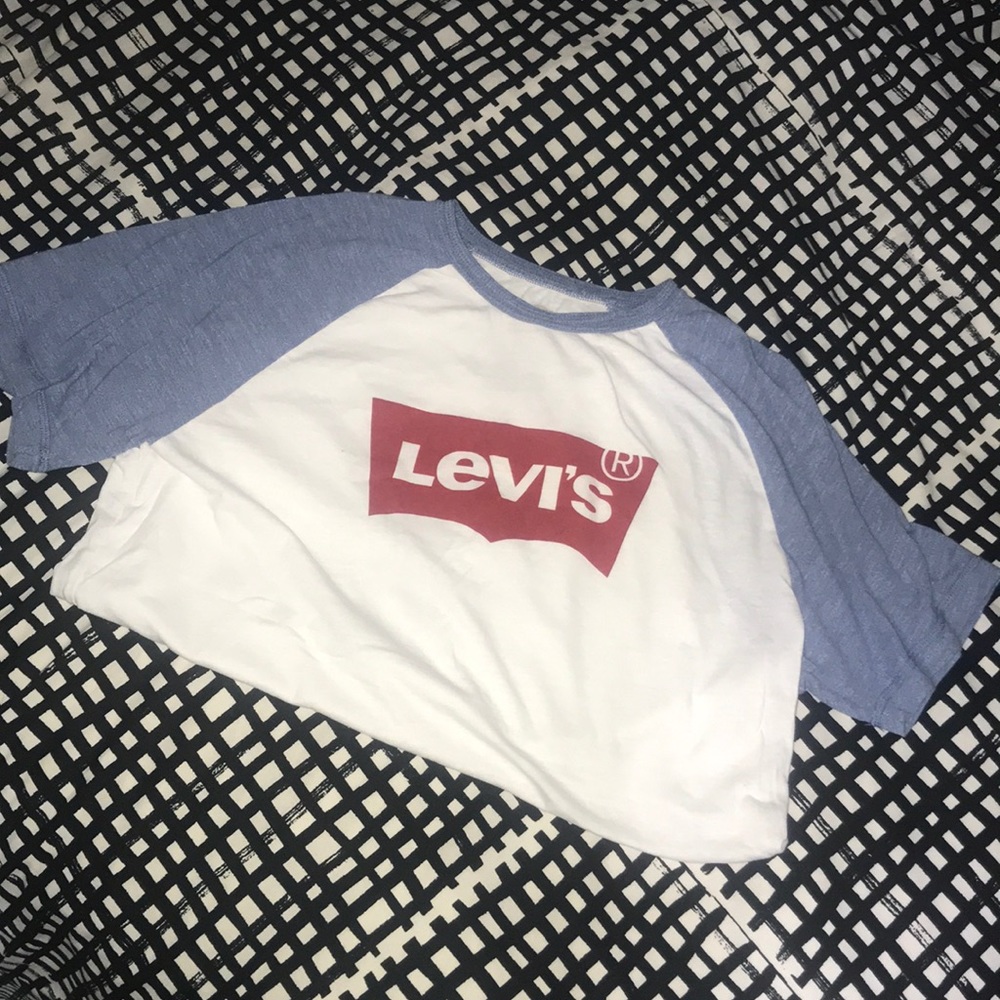 Levis tshirt